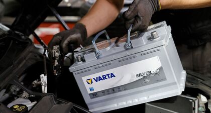Według ostatnich danych Stowarzyszenia Samochodowego (ADAC) zły stan akumulatora jest przyczyną…